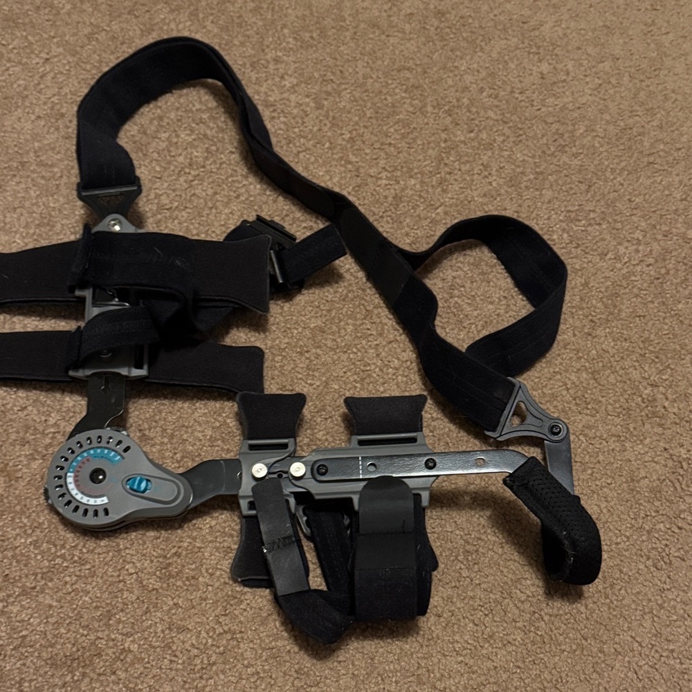 Black Adjustable locking Arm Support Brace